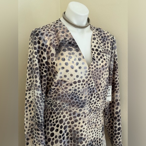 Alfani NWT White, Black Blue Animal Print Asymmetrical Wrap Look Blouse Sz L - Picture 5 of 12